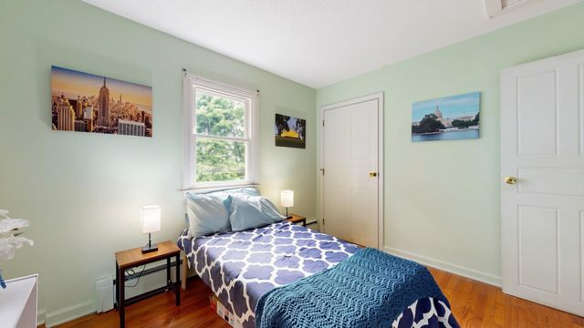 15 Skyline Drive, Essex, VT 05452