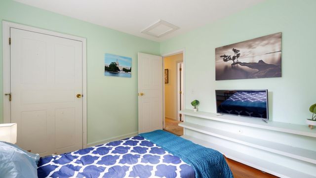 15 Skyline Drive, Essex, VT 05452