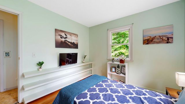 15 Skyline Drive, Essex, VT 05452