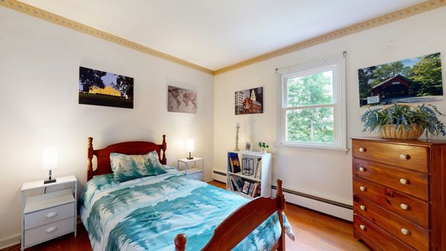 15 Skyline Drive, Essex, VT 05452