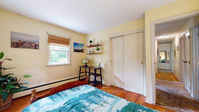 15 Skyline Drive, Essex, VT 05452