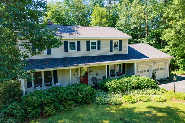 15 Skyline Drive, Essex, VT 05452