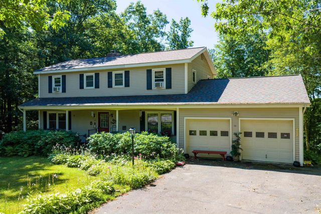 15 Skyline Drive, Essex, VT 05452