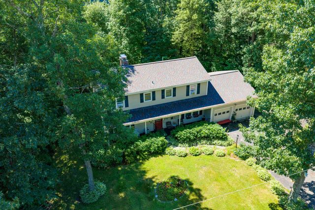 15 Skyline Drive, Essex, VT 05452