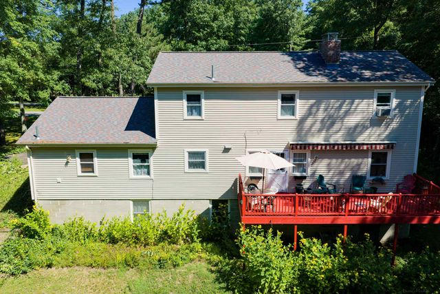 15 Skyline Drive, Essex, VT 05452