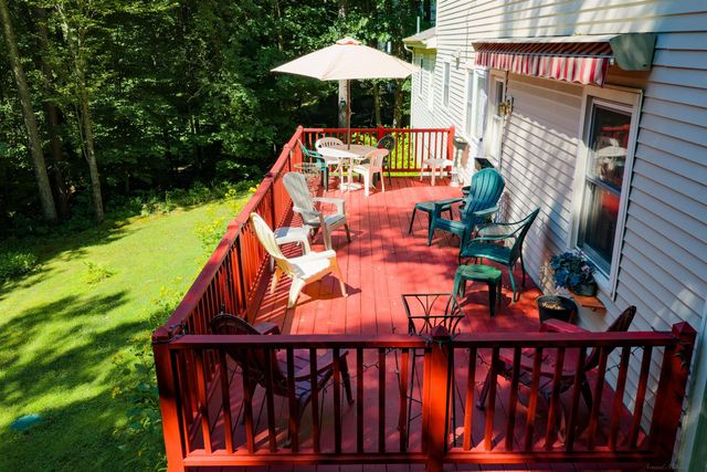 15 Skyline Drive, Essex, VT 05452