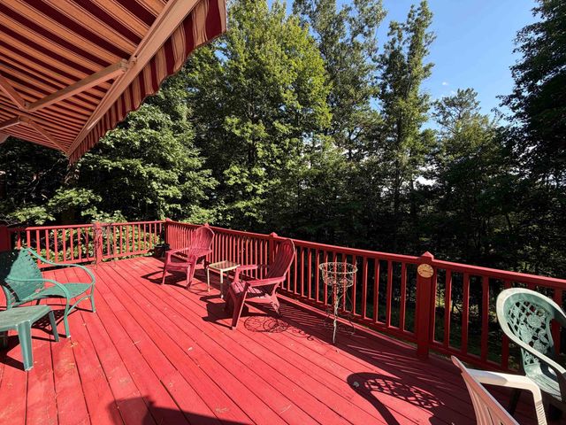 15 Skyline Drive, Essex, VT 05452