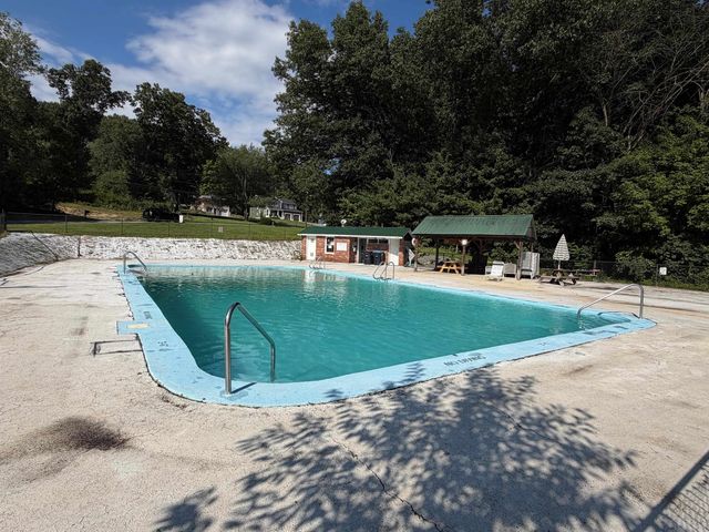 15 Skyline Drive, Essex, VT 05452
