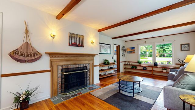 15 Skyline Drive, Essex, VT 05452