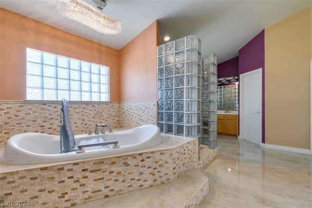 10019 La Cienega Street, Las Vegas, NV 89183