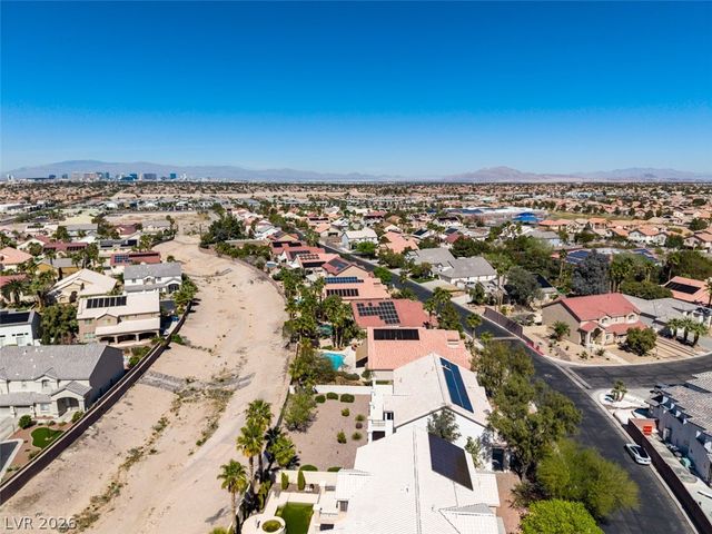 10019 La Cienega Street, Las Vegas, NV 89183