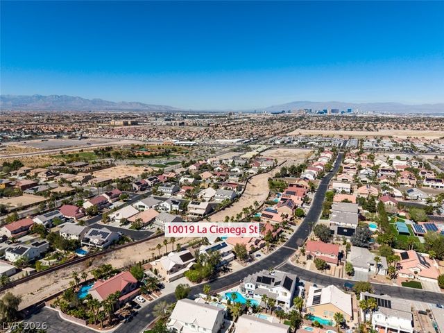 10019 La Cienega Street, Las Vegas, NV 89183