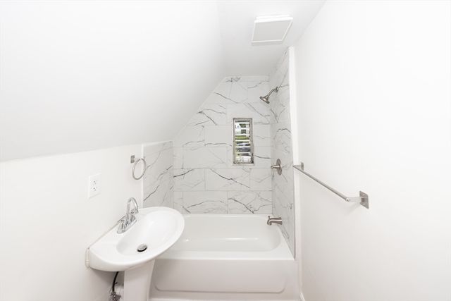 101 Ararat Street, Worcester, MA 01606