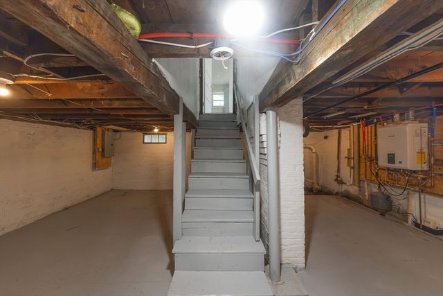101 Ararat Street, Worcester, MA 01606