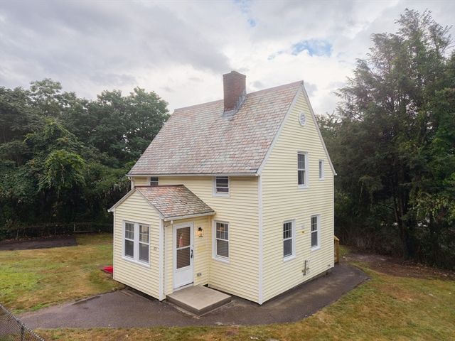 101 Ararat Street, Worcester, MA 01606