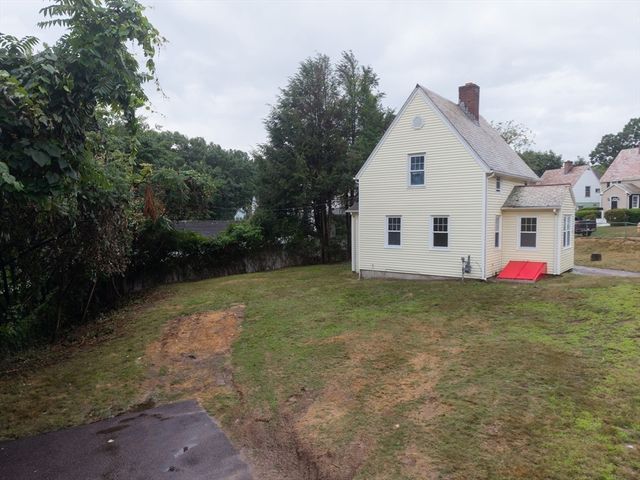 101 Ararat Street, Worcester, MA 01606