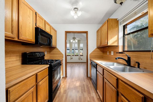 236 Pine Ridge Drive, Cleveland, TX 77327