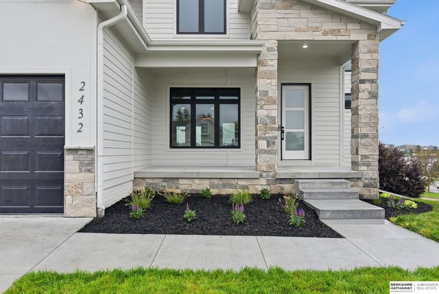 2432 S 182nd Circle, Omaha, NE 68130