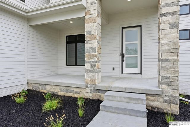 2432 S 182nd Circle, Omaha, NE 68130