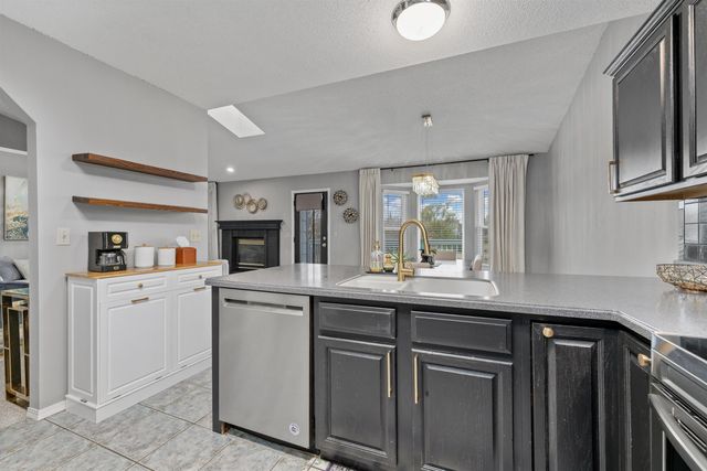 2735 N Meadow Oaks St, Wichita, KS 67220