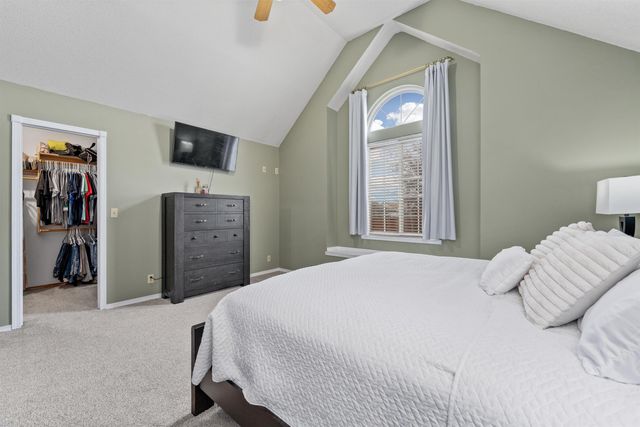 2735 N Meadow Oaks St, Wichita, KS 67220