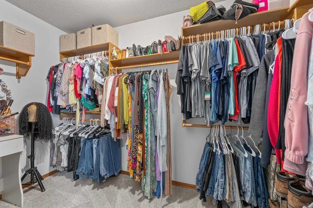 2735 N Meadow Oaks St, Wichita, KS 67220