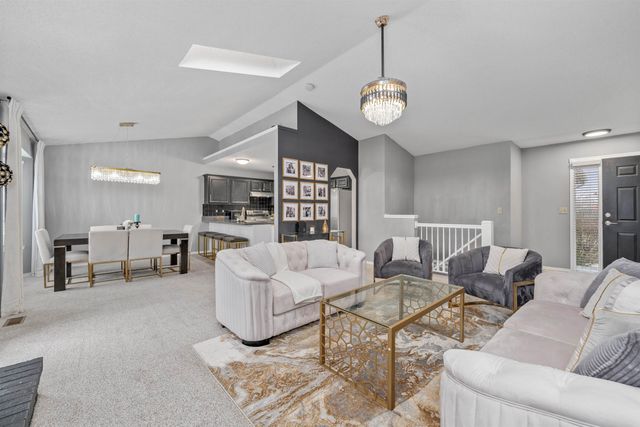 2735 N Meadow Oaks St, Wichita, KS 67220