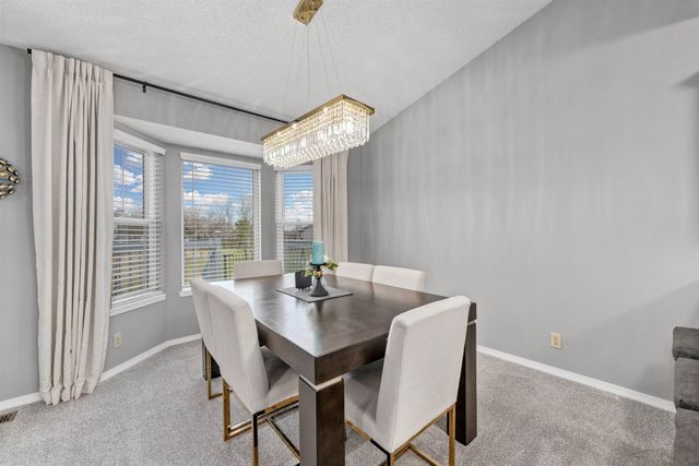 2735 N Meadow Oaks St, Wichita, KS 67220