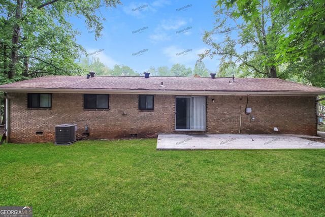 1077 Ponderosa Park Drive, Forest Park, GA 30297