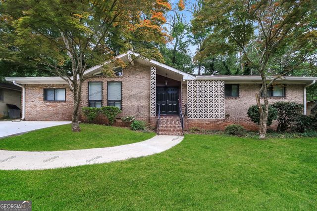 1077 Ponderosa Park Drive, Forest Park, GA 30297