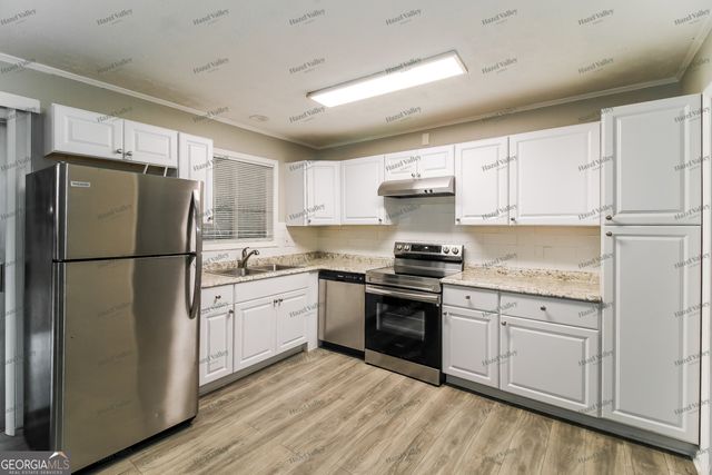 1077 Ponderosa Park Drive, Forest Park, GA 30297