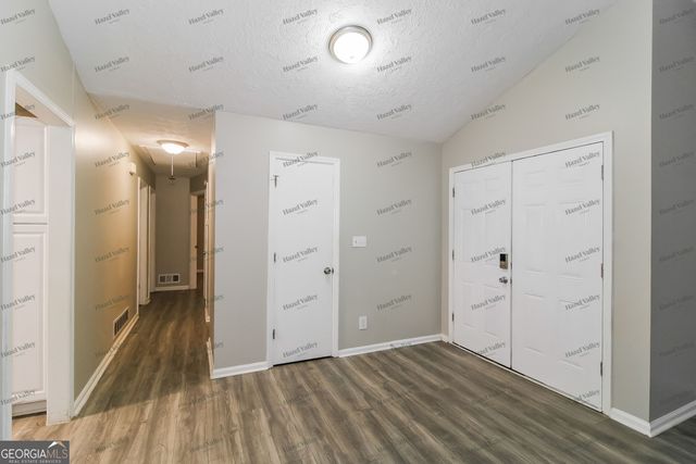 1077 Ponderosa Park Drive, Forest Park, GA 30297