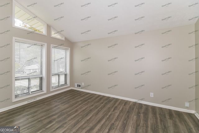 1077 Ponderosa Park Drive, Forest Park, GA 30297
