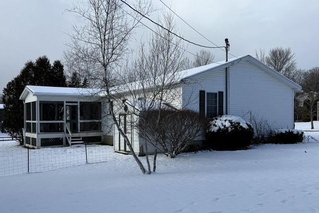 8 Cessna Place, Rutland City, VT 05701