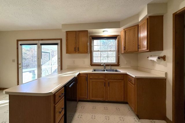 8 Cessna Place, Rutland City, VT 05701