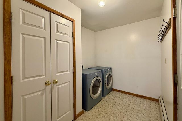 8 Cessna Place, Rutland City, VT 05701