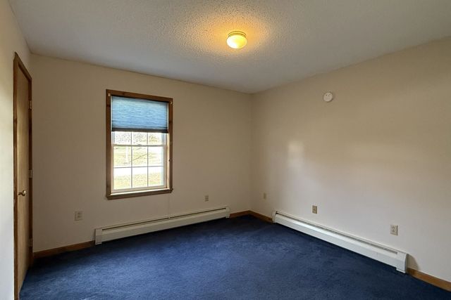 8 Cessna Place, Rutland City, VT 05701