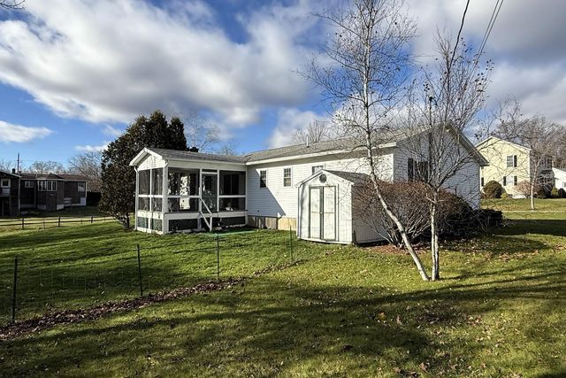 8 Cessna Place, Rutland City, VT 05701