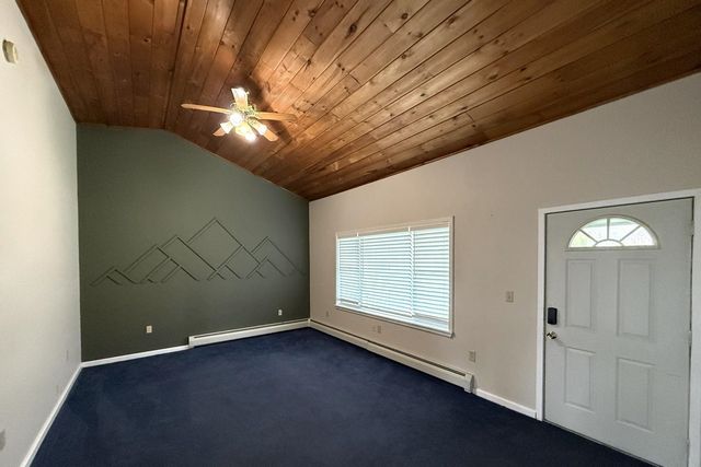 8 Cessna Place, Rutland City, VT 05701