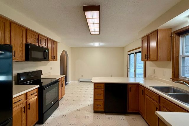 8 Cessna Place, Rutland City, VT 05701