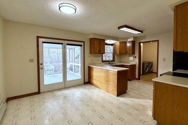 8 Cessna Place, Rutland City, VT 05701