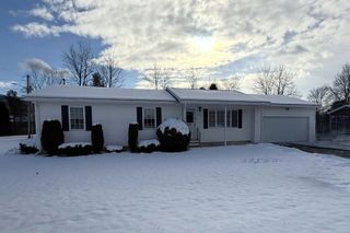 8 Cessna Place, Rutland City, VT 05701
