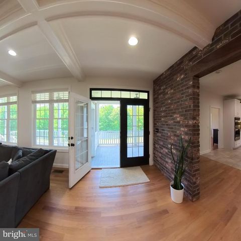1225 MIDDLE RIVER RD, Stanardsville, VA 22973