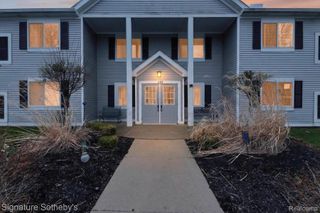1155 S Lake Drive 71, Novi, MI 48377