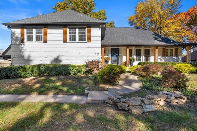 9504 W 106TH Street, Overland Park, KS 66212