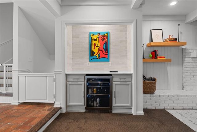 9504 W 106TH Street, Overland Park, KS 66212