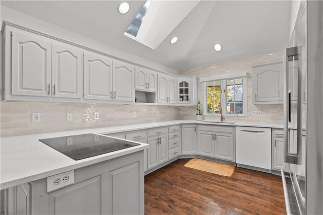 9504 W 106TH Street, Overland Park, KS 66212