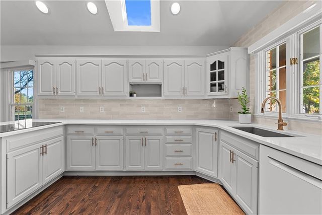 9504 W 106TH Street, Overland Park, KS 66212