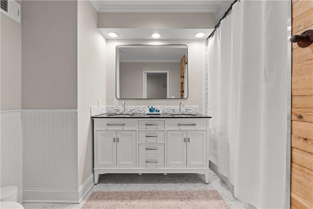 9504 W 106TH Street, Overland Park, KS 66212