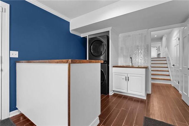 9504 W 106TH Street, Overland Park, KS 66212